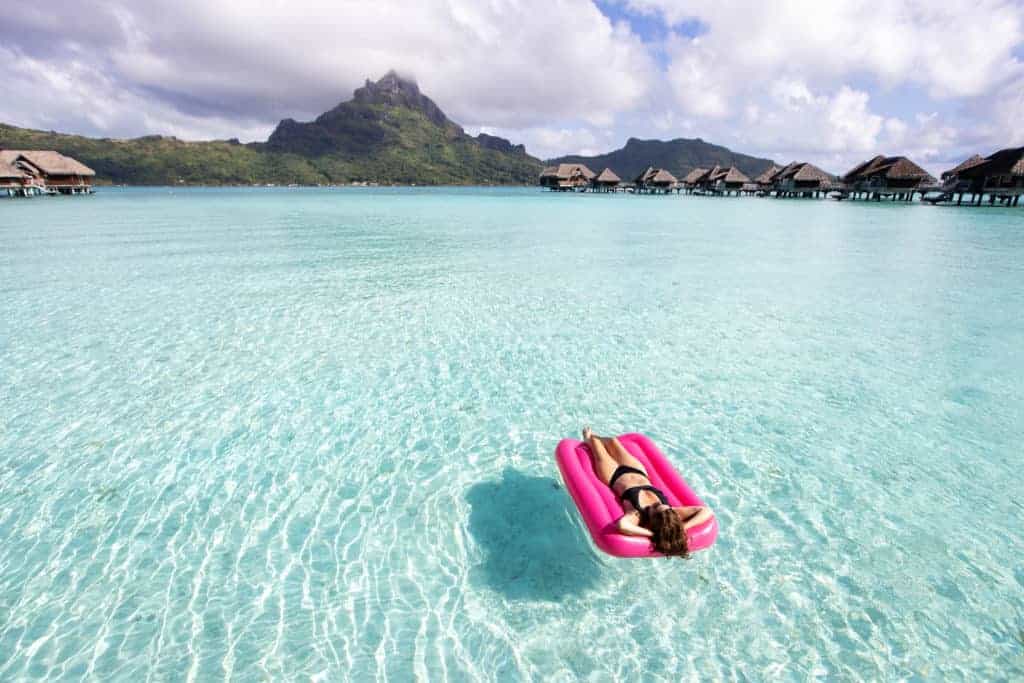 French-Polynesia-Lagoon-Woman-Raft
