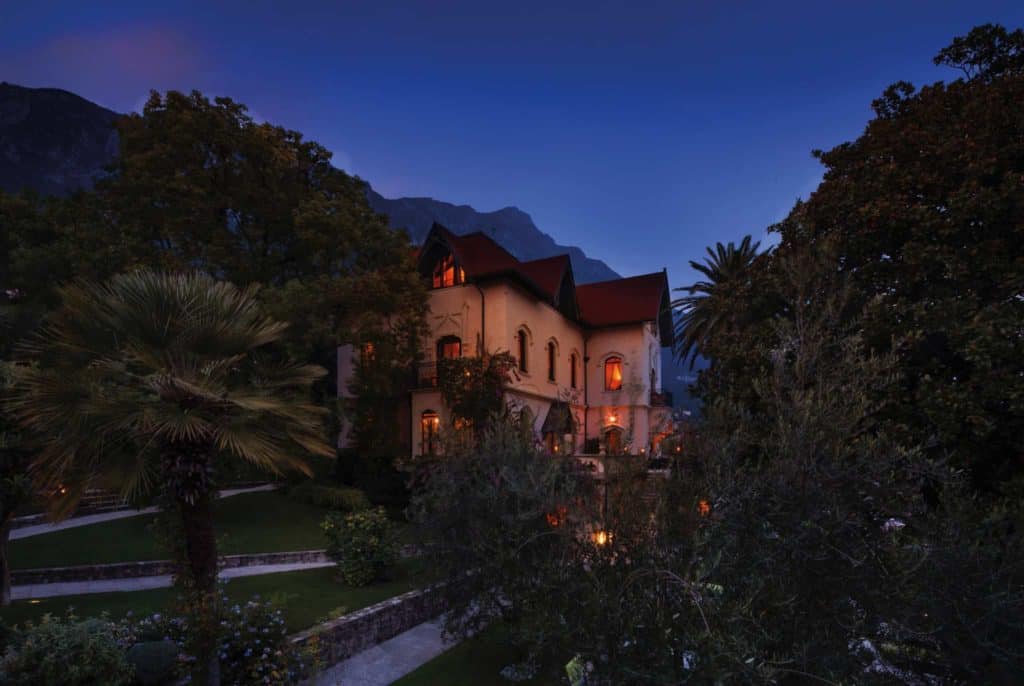 Hotel-Villa-Giulia-Exterior-Night-View